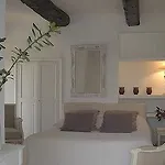 ホテル La Bastide Des Salins