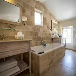 ホテル La Bastide Des Salins 4*