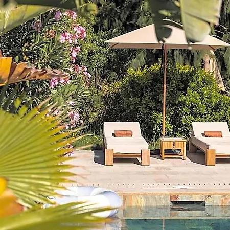 Hotel La Bastide Des Salins 4*