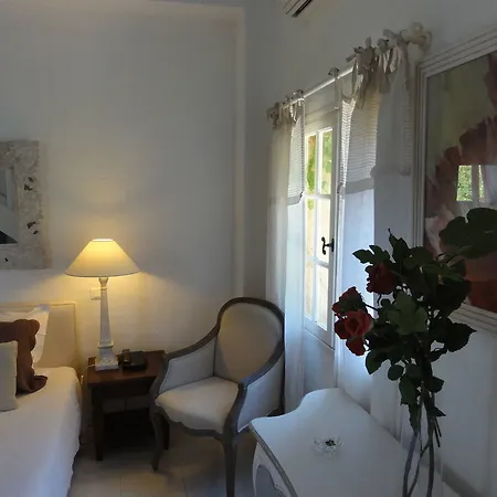 La Bastide Des Salins 쎙뜨호뻬