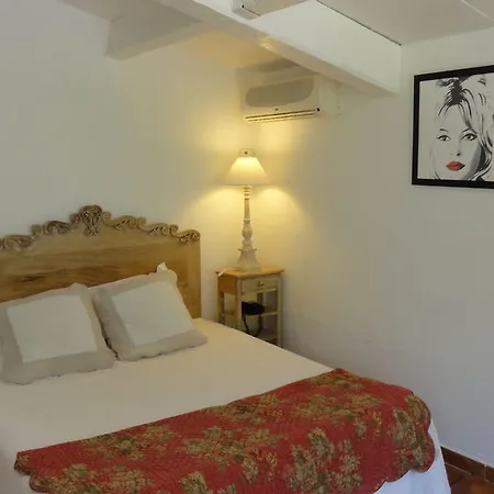 Szálloda La Bastide Des Salins 4*