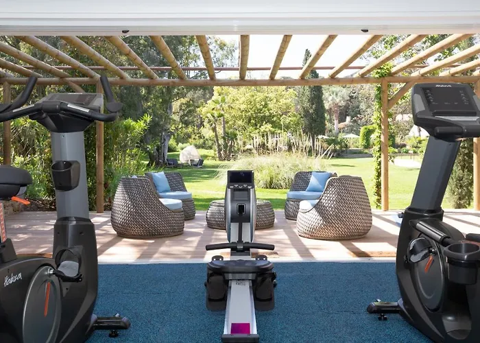 La Bastide Des Salins 4* 쎙뜨호뻬