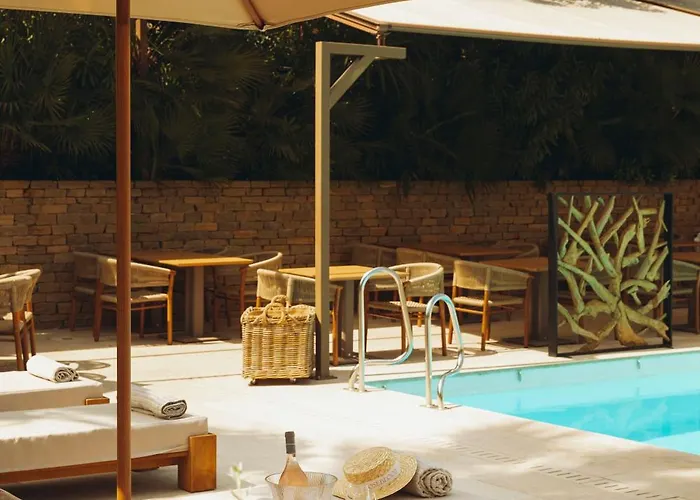 Szálloda La Bastide Des Salins 4*
