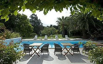 La Bastide Des Salins 쎙뜨호뻬
