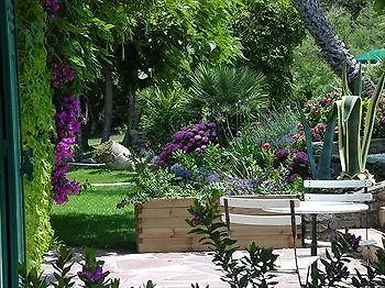 La Bastide Des Salins 쎙뜨호뻬