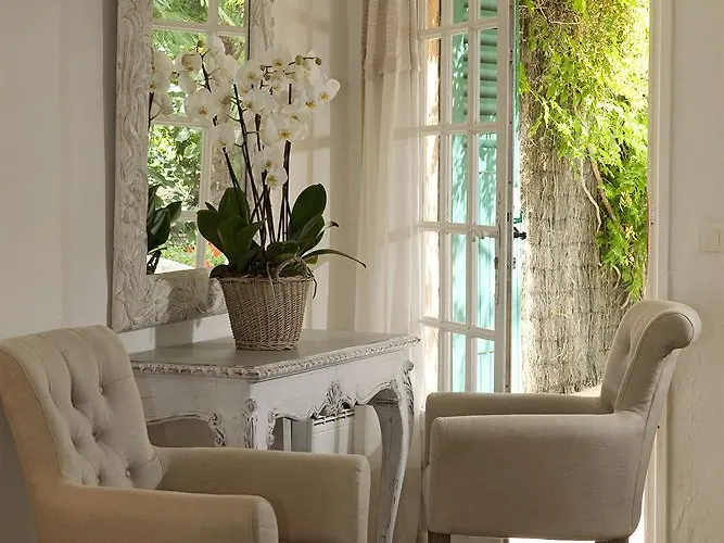 فندق La Bastide Des Salins سان تروبيه