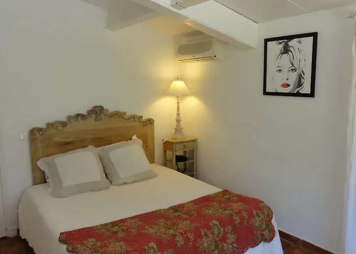 فندق La Bastide Des Salins 4*